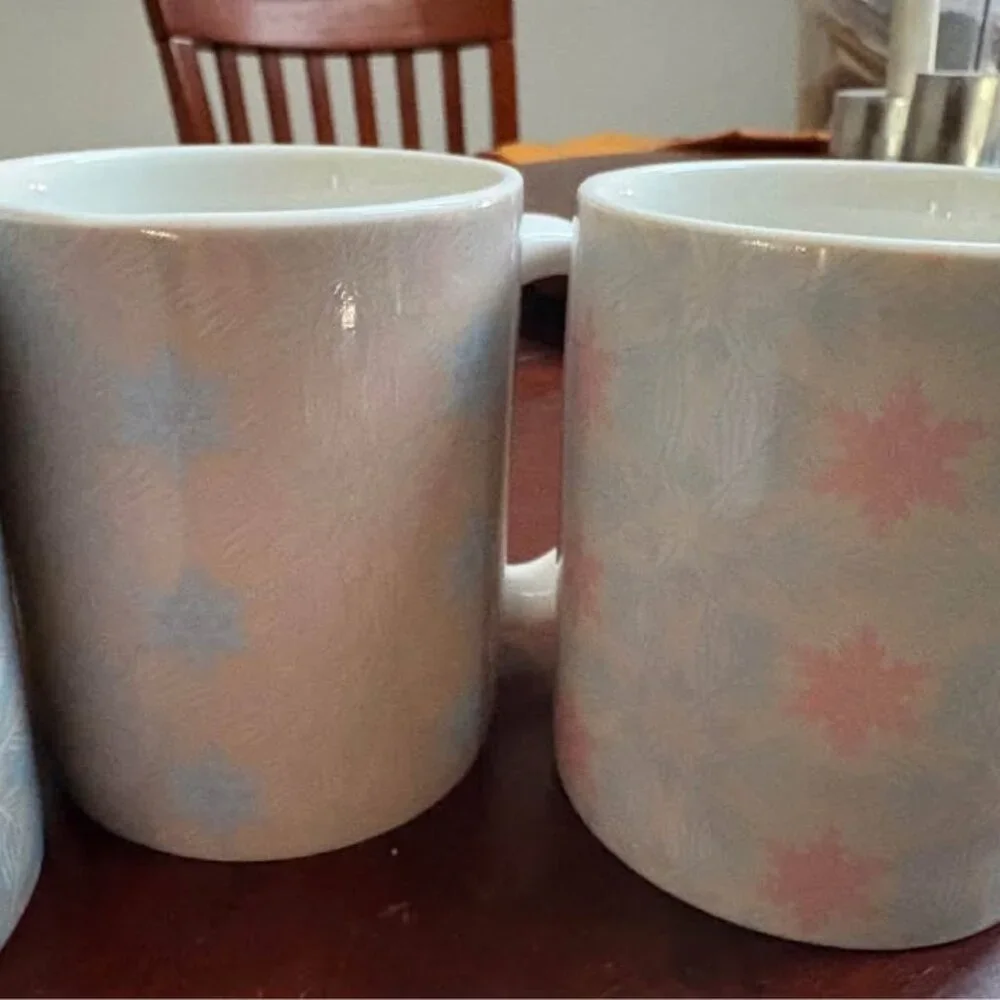 Avon Winter Soft Mug Gift Set 4 Pastel Snowflake Coffee Cups